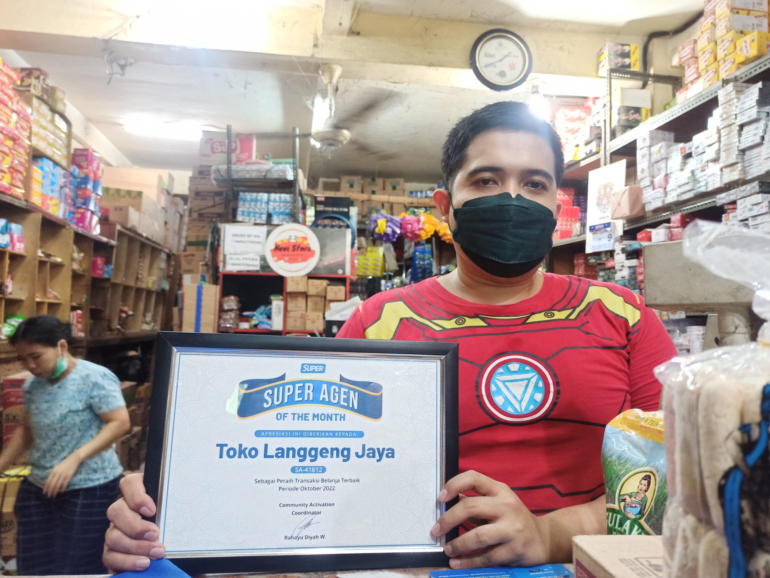 Langgeng Jaya: Your Budget-Friendly Shopping Hub on Kalimantan Street